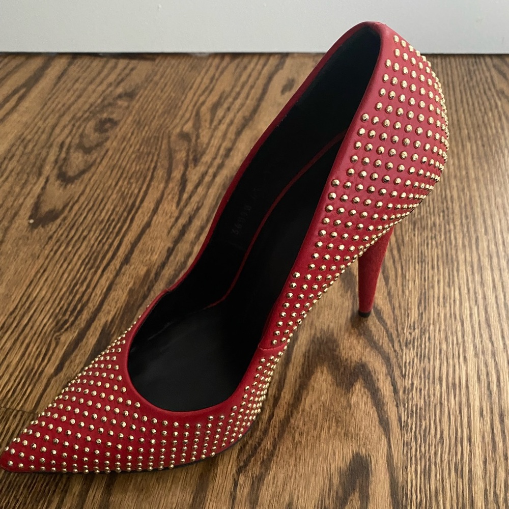 Stud heels